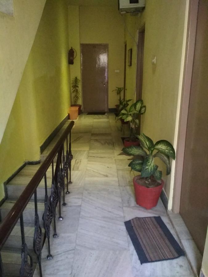 Leela Pensión Varanasi Exterior foto